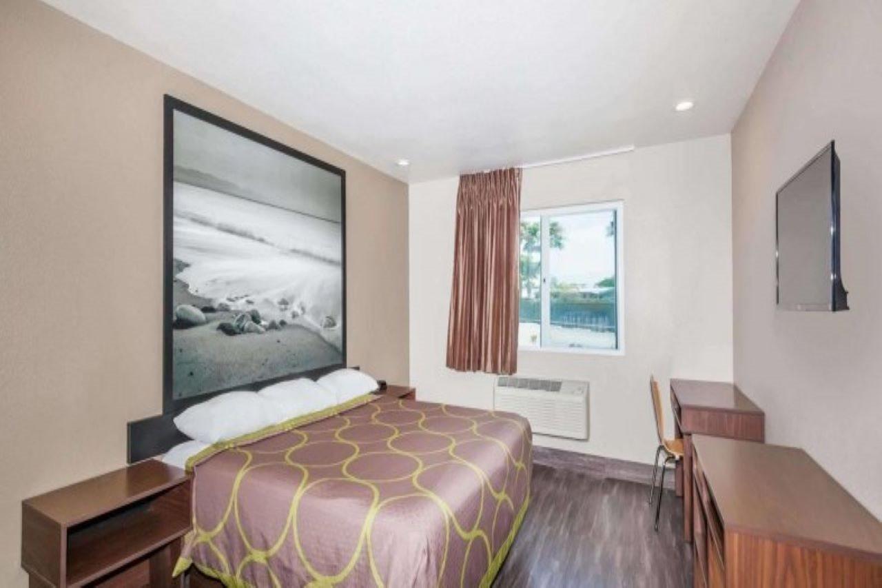 Super 8 By Wyndham San Diego/Imperial Beach Exterior foto