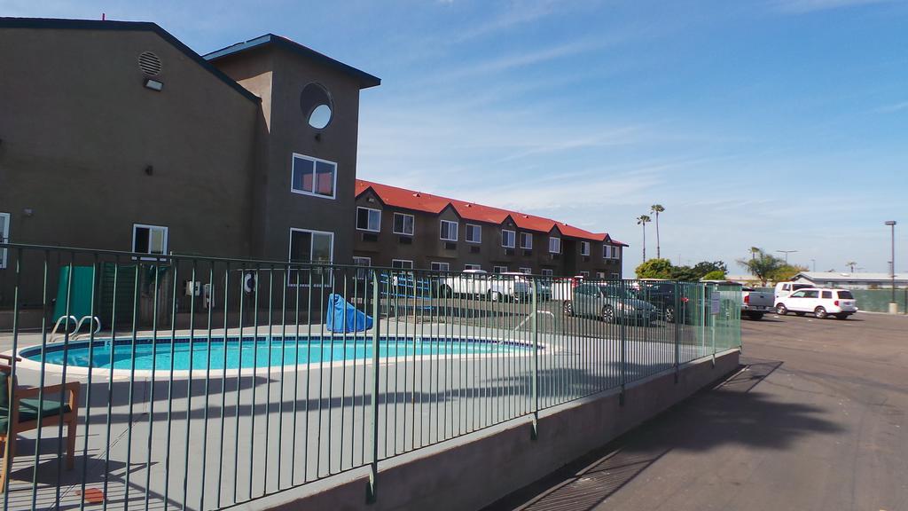 Super 8 By Wyndham San Diego/Imperial Beach Exterior foto